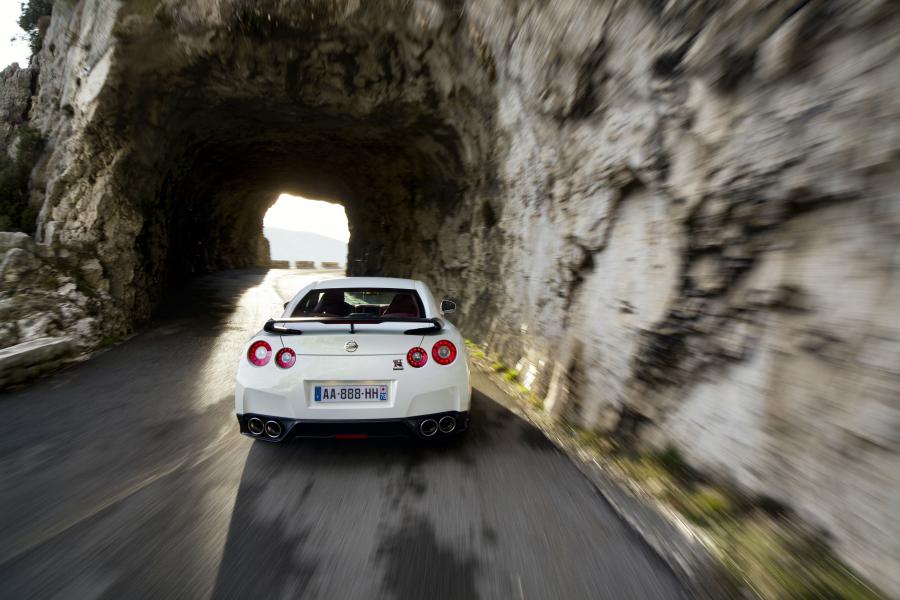  Nissan GT-R Egoist 2011 года  (фото 23 из 50)